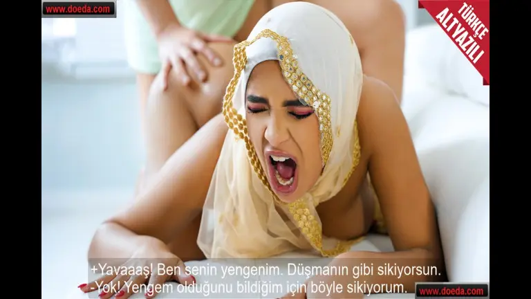 turbanli yengesini dusmani gibi sikerken yalvararak yavas sokmasini istedi.jpg