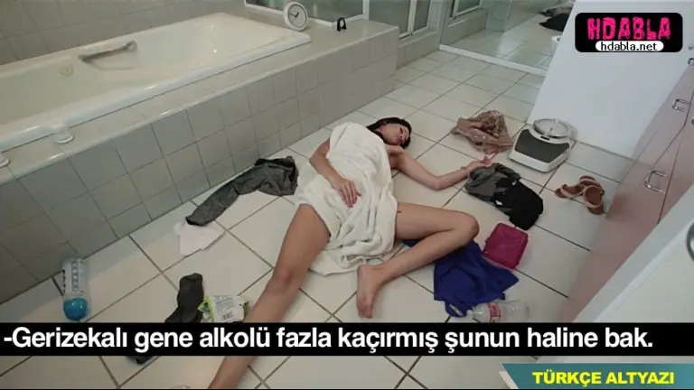 eve geldigimde kiz kardesimi banyoda sarhos yatarken buldum.jpg