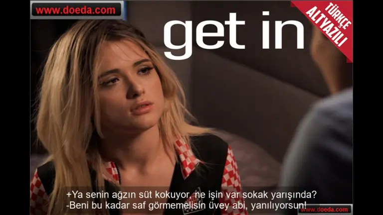 kendisini kuzu gibi goren uvey abisine vahsi bir kiz oldugunu gosteren azgin citir.jpg