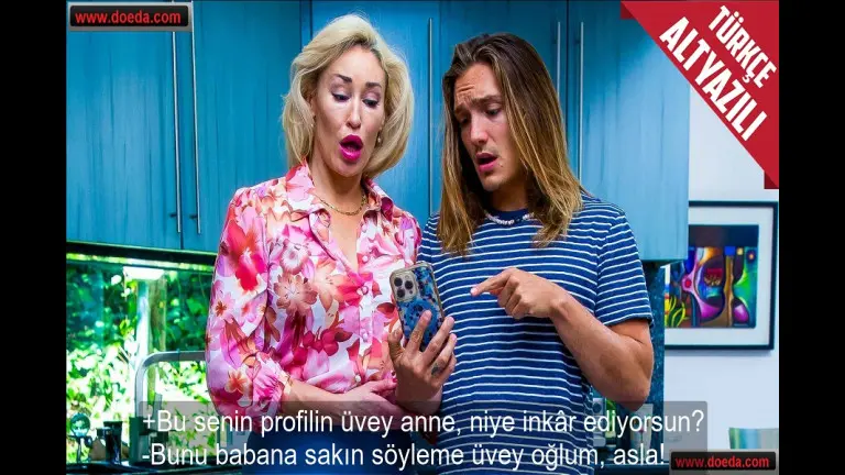 yasli uvey annesinin erotik profilini yakalayan parlak gen.jpg