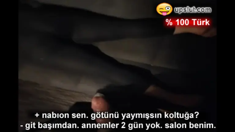 koltukta yayilarak uzanan taytli uvey ablasini affetmedi.jpg