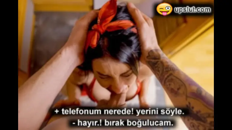 kurallarina uymadigi huysuz uvey anneyi yaraga bogarak sikti.jpg