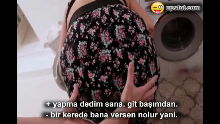 oksamayi birakmayan uvey anneyi banyoda avuclayip sikistirdi.jpg