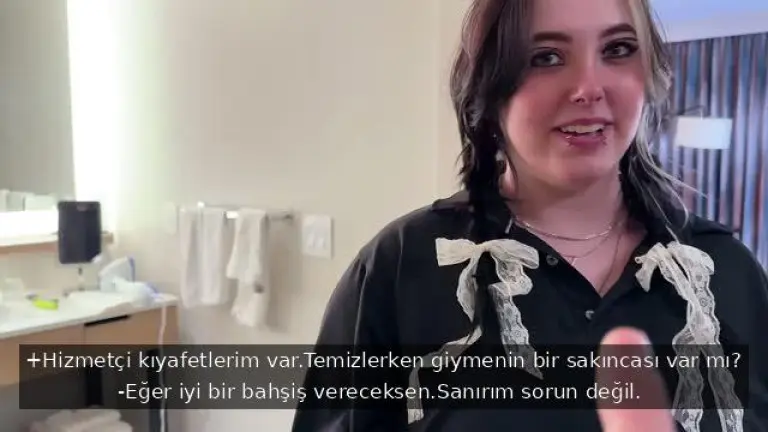 otel odasinda markaja aldigi tombul calisani 5 yildiz verme bahanesiyle follos ediyor.jpg